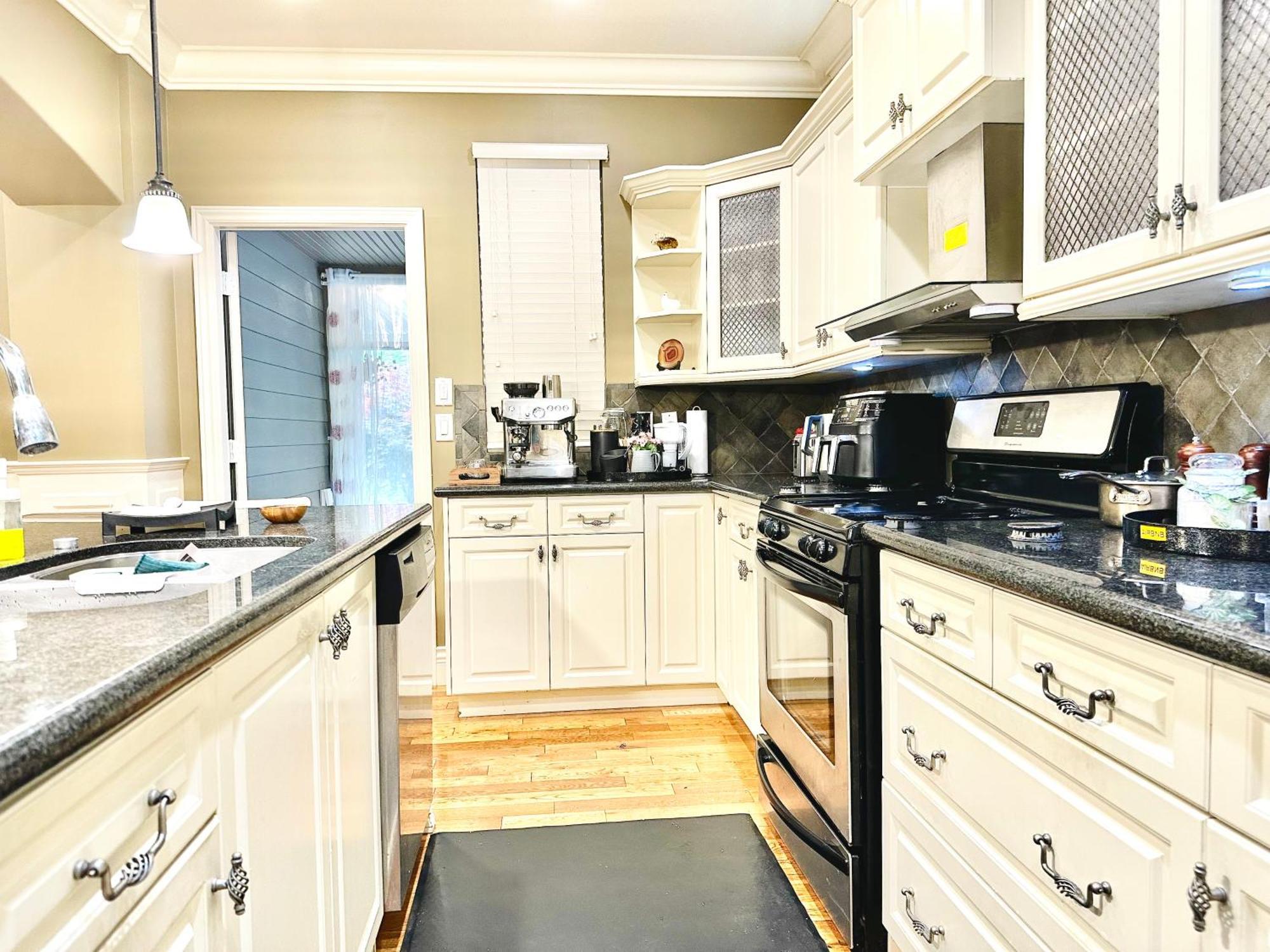 Scorpio House Langley Room B Εξωτερικό φωτογραφία